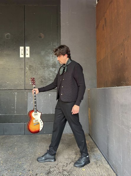 Fotos Villa Paul, Pullover Knowledge Cotton Apparel, Weste Rotholz, Hose About Companions, Schuhe EKin, Foulard Badi Culture